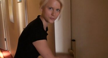 phim sex vietbus Fuck Lola Ta TaLor: phim sec ko che đặt ung thư và fucks từ phía sau.